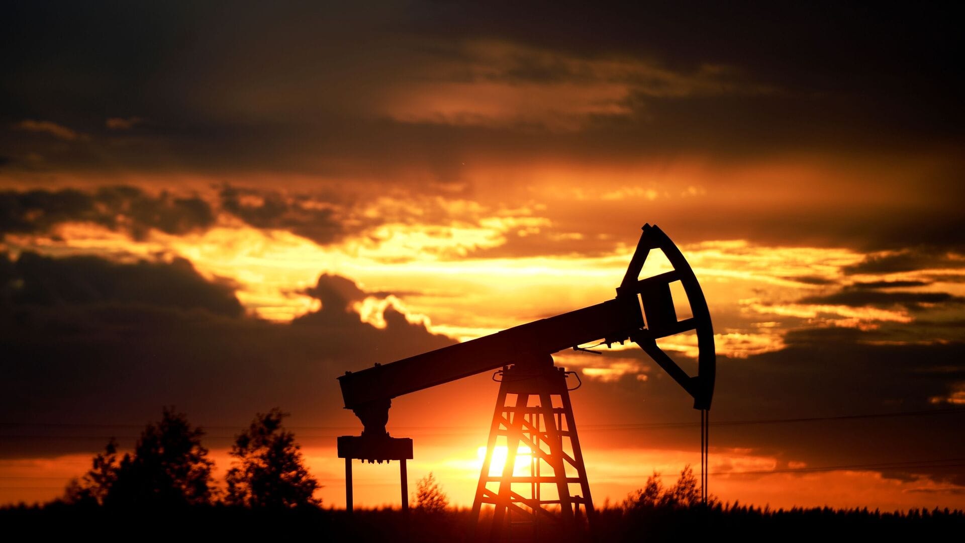 Европарламент признал отсутствие эффекта нефтяных ограничений для России 