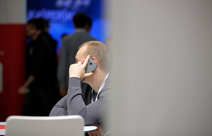 «Коммерсантъ»: Активация российских сим-карт после возвращения из роуминга срабатывает только в половине случаев
