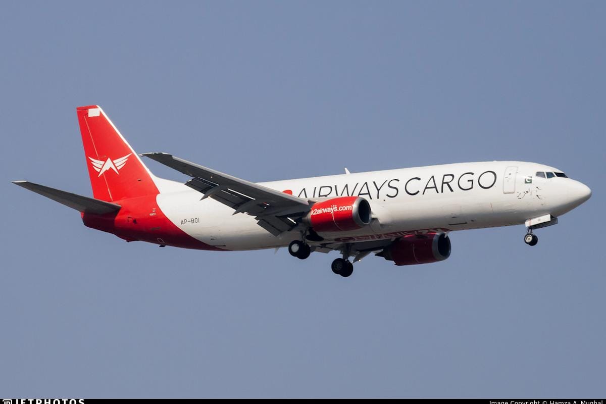 Грузовой Boeing 737 пропал с радаров в регионе Оманского залива, где фиксируют помехи GPS. Перед этим он начал резко терять высоту
